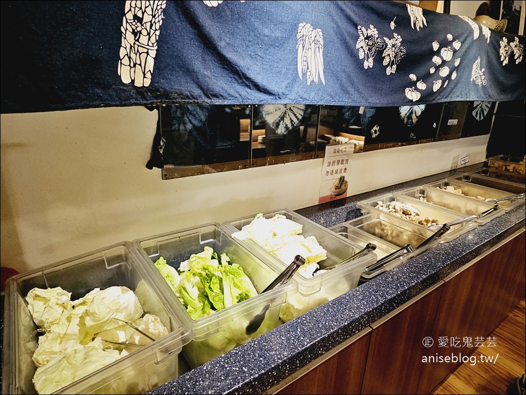 卓也小屋 | 鳶尾花開囉！祕密花園也好美，還有漂亮好吃的下午茶、健康美味的蔬食料理