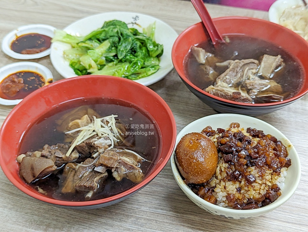 大碗公當歸羊肉，心心念念的黑金滷肉飯搬家後再訪，板橋區四維路美食(姊姊食記)