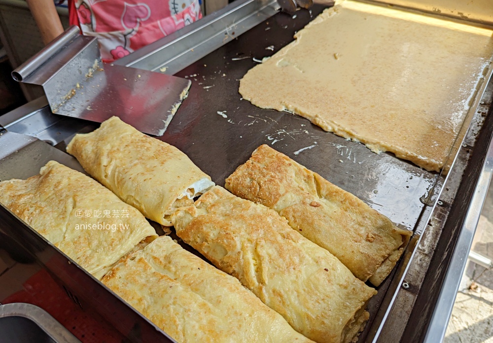 故鄉味麵糊蛋餅，厚實又有飽足感的大蛋餅，桃園南門市場美食(姊姊食記)