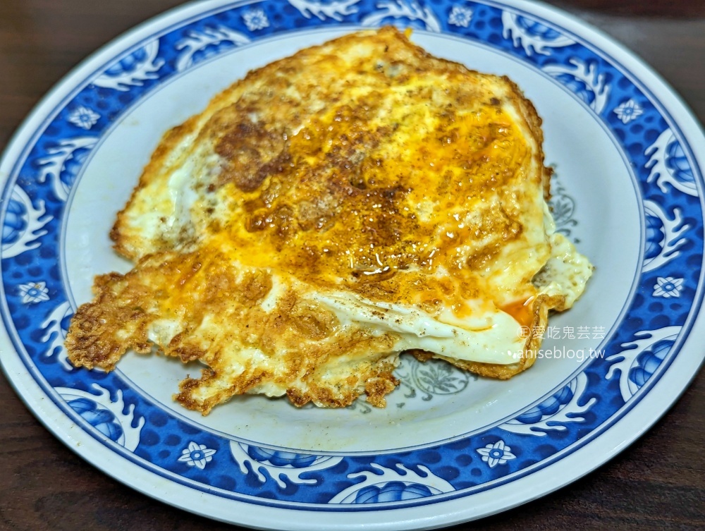 周家女兒蔥油餅碇內店，終於吃到懷念的餛飩湯，基隆暖暖美食(姊姊食記)