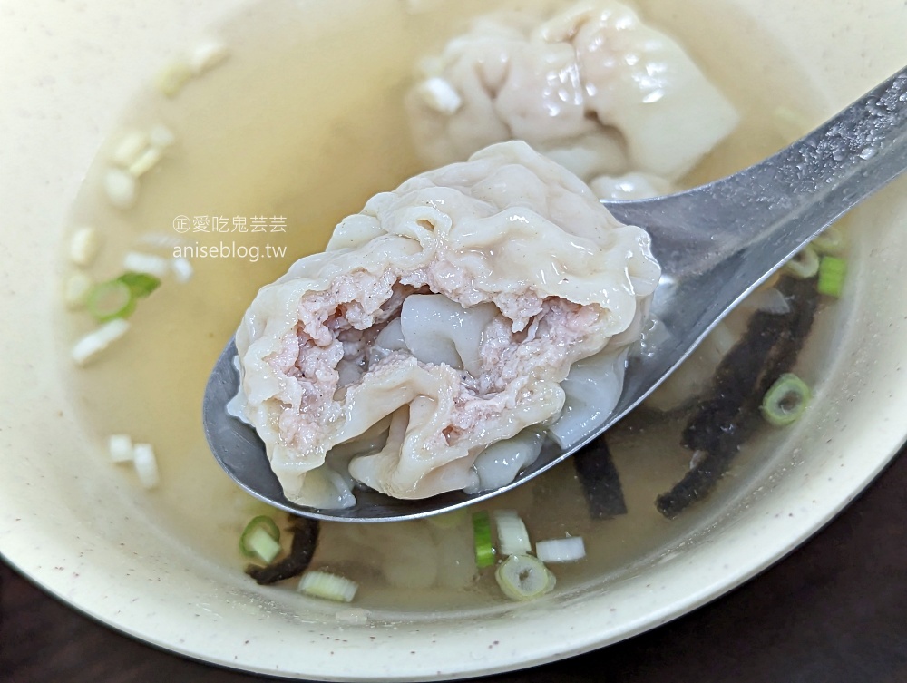 周家女兒蔥油餅碇內店，終於吃到懷念的餛飩湯，基隆暖暖美食(姊姊食記)