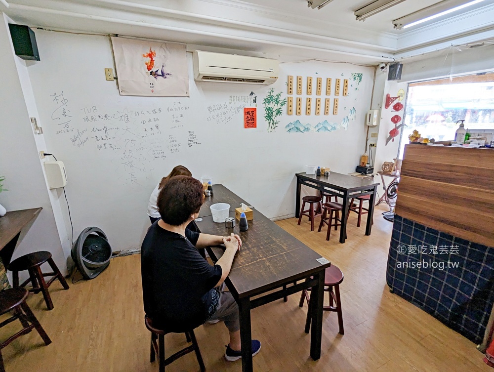 賴桑透抽蚵仔麵線，魔霸特餐浮誇配料大碗滿足，捷運龍山寺站美食(姊姊食記)