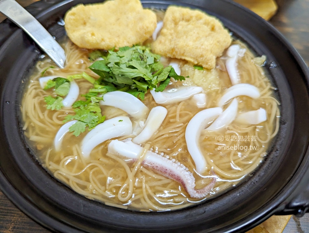 賴桑透抽蚵仔麵線，魔霸特餐浮誇配料大碗滿足，捷運龍山寺站美食(姊姊食記)