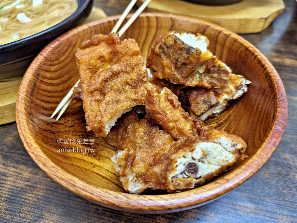 賴桑透抽蚵仔麵線，魔霸特餐浮誇配料大碗滿足，捷運龍山寺站美食(姊姊食記)