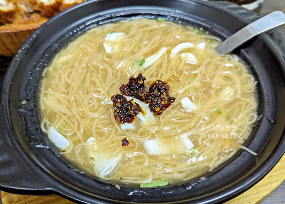 賴桑透抽蚵仔麵線，魔霸特餐浮誇配料大碗滿足，捷運龍山寺站美食(姊姊食記)