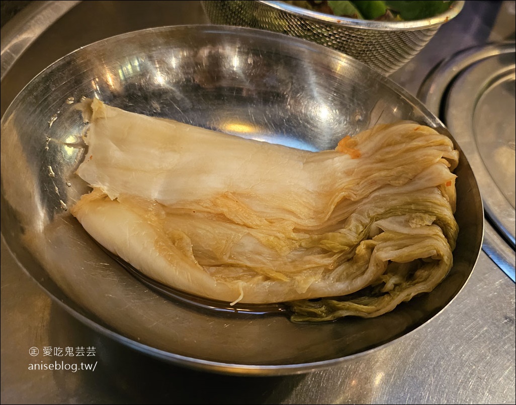 西面美食 | 釜山宅烤肉，超厚超大塊烤肉很過癮，搭配酸白菜很解膩