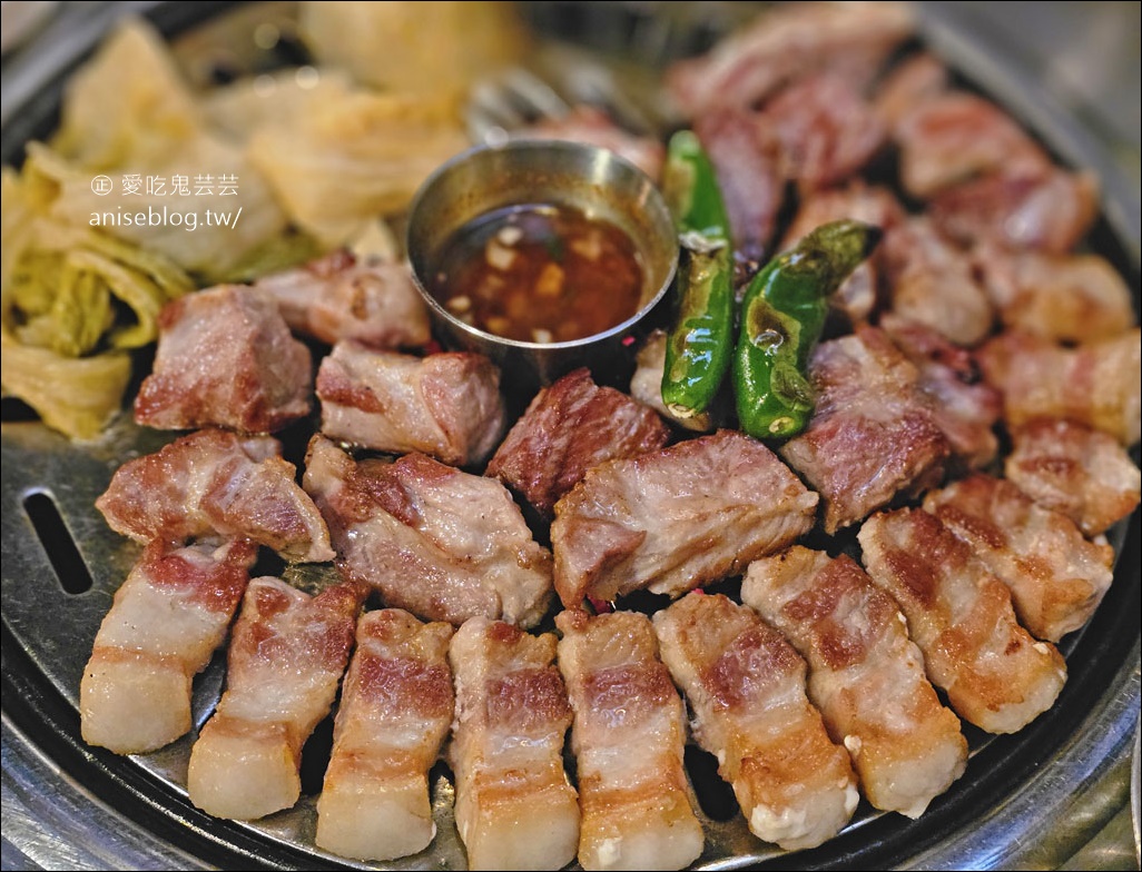 西面美食 | 釜山宅烤肉，超厚超大塊烤肉很過癮，搭配酸白菜很解膩