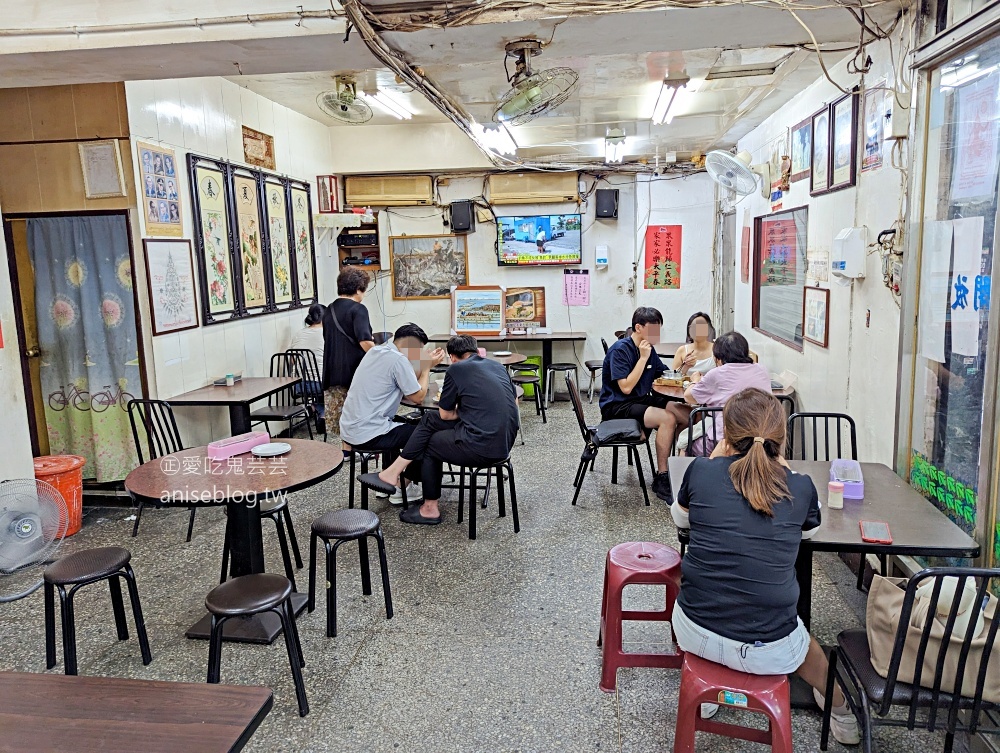 東石順蚵仔煎海產粥，料好實在的萬華美食(姊姊食記)