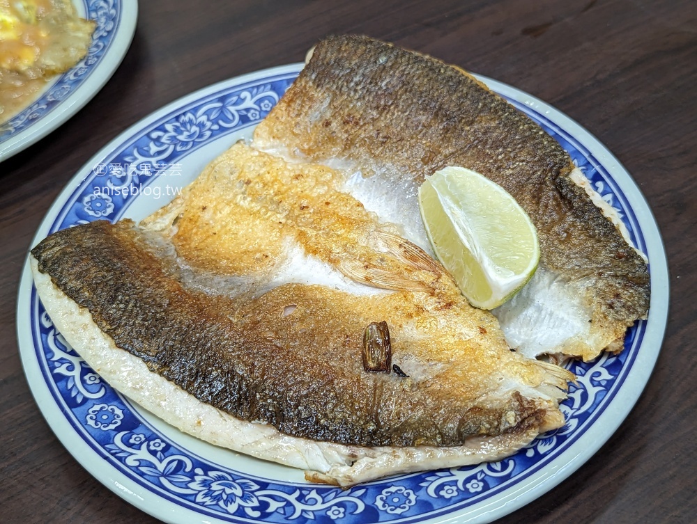 東石順蚵仔煎海產粥，料好實在的萬華美食(姊姊食記)