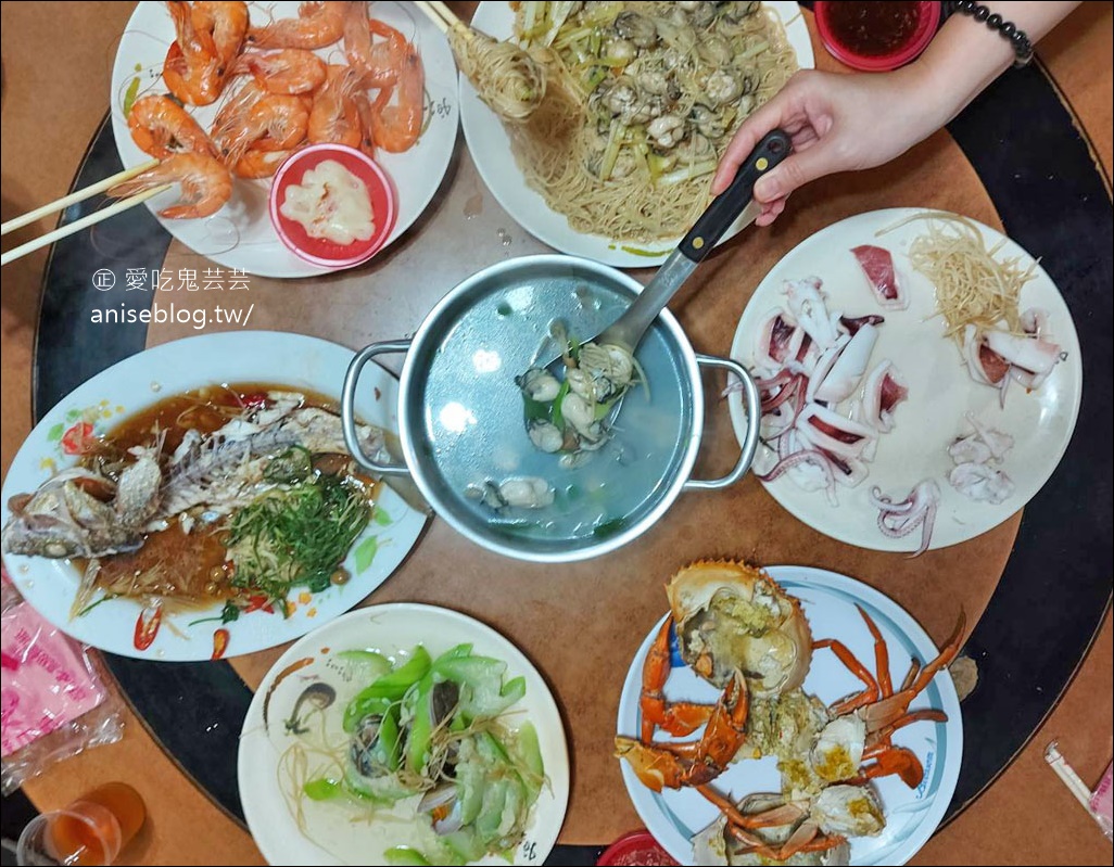 東石海鮮 | 明華海產食堂，激推超厚烏魚子、菜脯蚵湯、蚵仔麵線…啊都好吃啦！