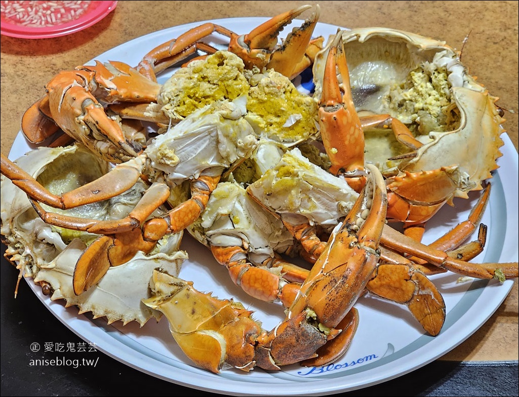 東石海鮮 | 明華海產食堂，激推超厚烏魚子、菜脯蚵湯、蚵仔麵線…啊都好吃啦！