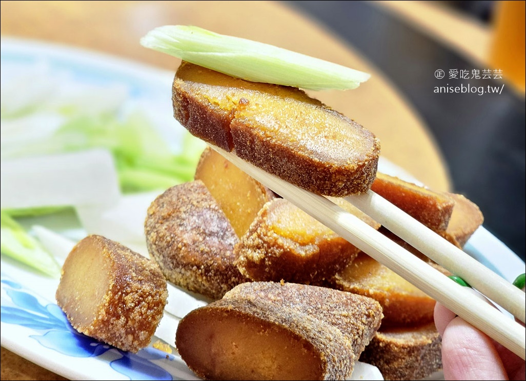 東石海鮮 | 明華海產食堂，激推超厚烏魚子、菜脯蚵湯、蚵仔麵線…啊都好吃啦！