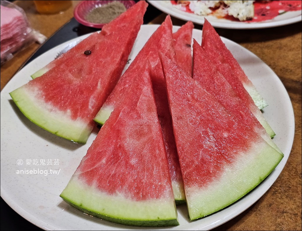 東石海鮮 | 明華海產食堂，激推超厚烏魚子、菜脯蚵湯、蚵仔麵線…啊都好吃啦！