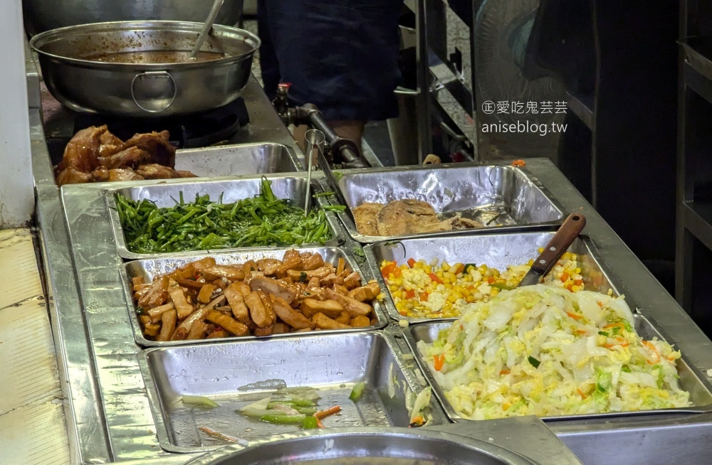 可愛村便當，新店大坪林站外帶美食(姊姊食記)