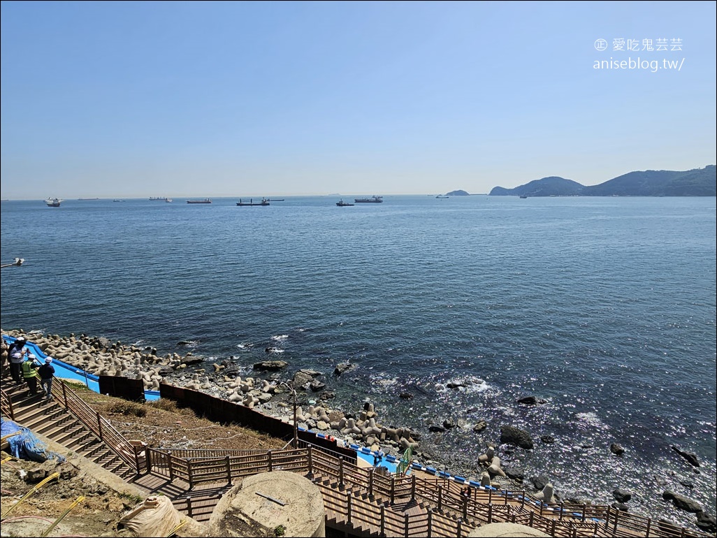 白淺灘文化村，難民村聚集地搖身一變濱海浪漫藝術村