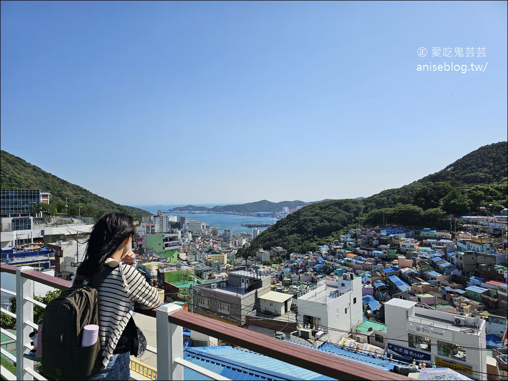 甘川洞文化村，第一次到釜山必訪的景點，超可愛的彩色房子、彩繪好好拍、和小王子拍合照！