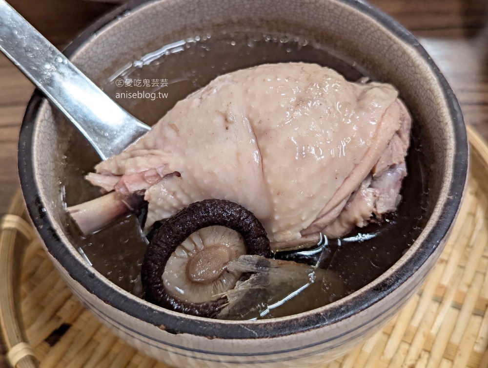 何家排骨酥，捷運西門站美食小吃(姊姊食記)