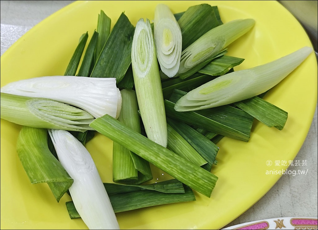 小紅莓火鍋城，料好不貴的石頭火鍋老店，香哦~ (僅此一家別無分號)