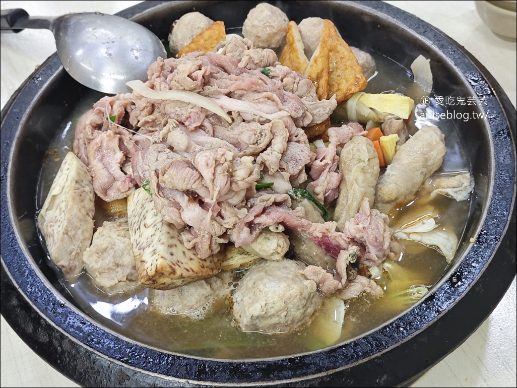 小紅莓火鍋城，料好不貴的石頭火鍋老店，香哦~ (僅此一家別無分號)