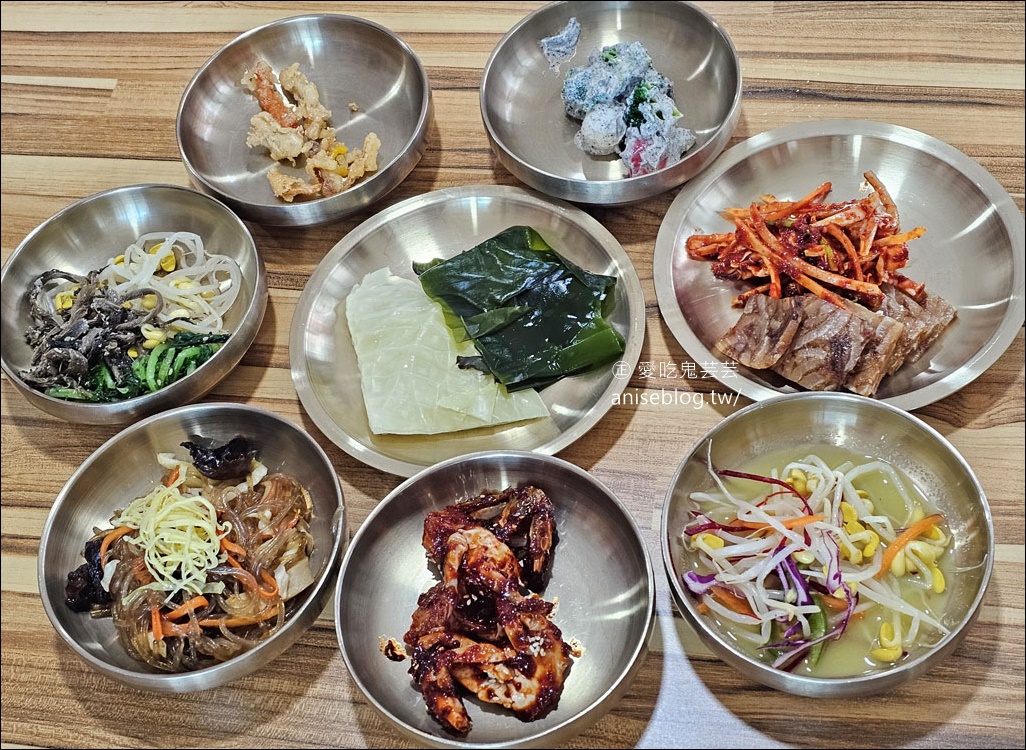 大邱八公山 | 媽媽飯桌(엄마밥상 침산동점)，黑白大廚的媽媽家常料理