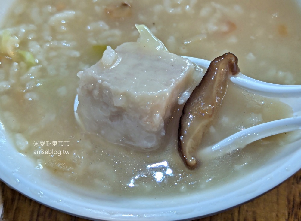 阿胖鹹粥，五股在地推薦菜市場美食小吃(姊姊食記)