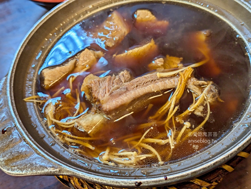 萬得富爸爸肉骨茶王中王，板橋捷運新埔站美食(姊姊食記)