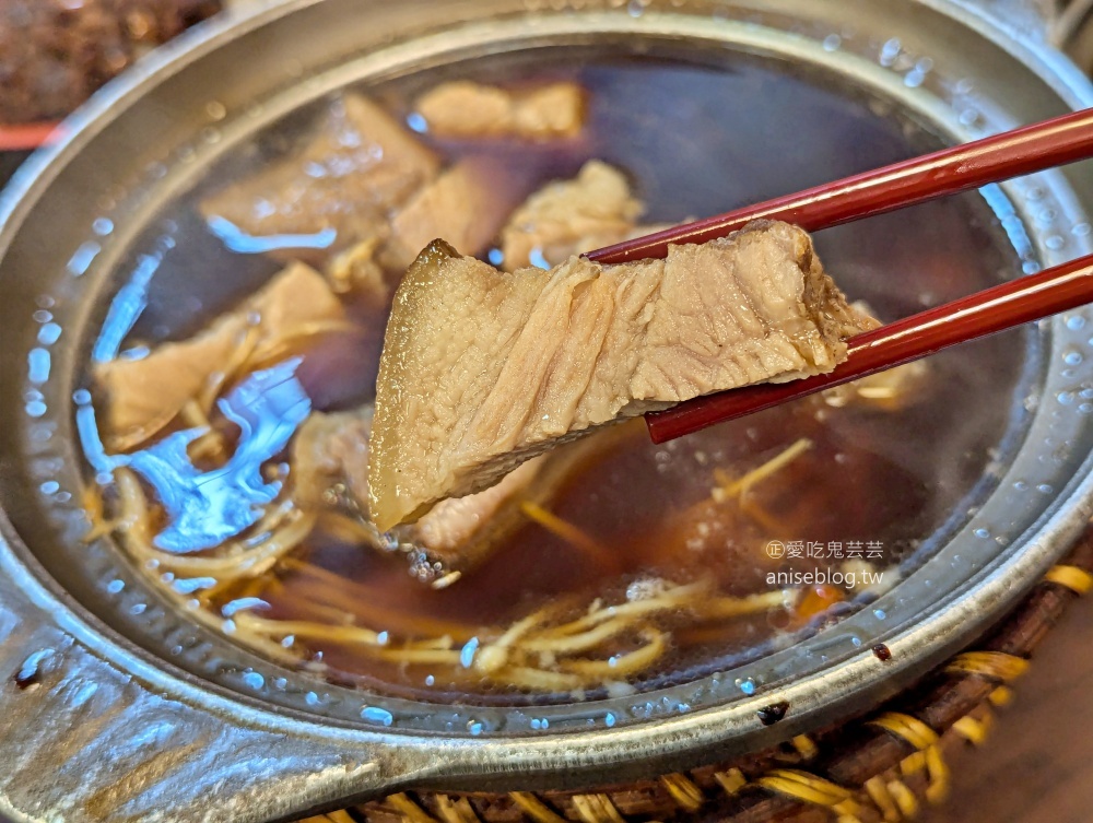 萬得富爸爸肉骨茶王中王，板橋捷運新埔站美食(姊姊食記)