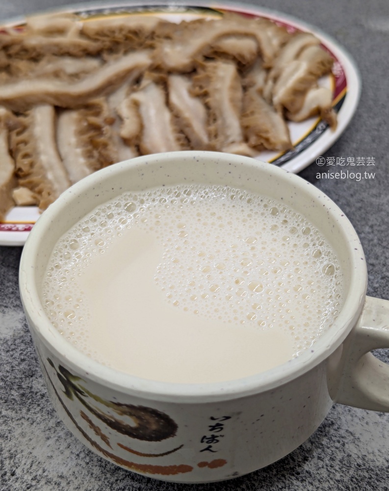 呷霸牛肉麵-新莊民安店，大碗滿意的在地人氣美食(姊姊食記)