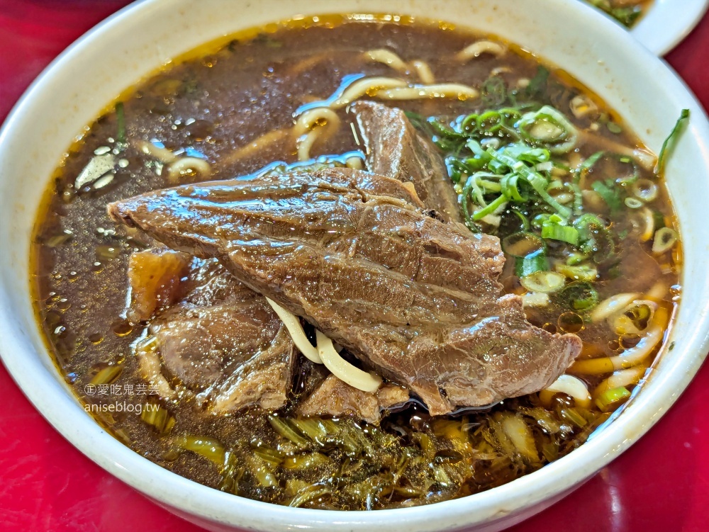 老宋記真善美牛肉麵，滷味也是招牌，捷運六張犁站美食(姊姊食記)