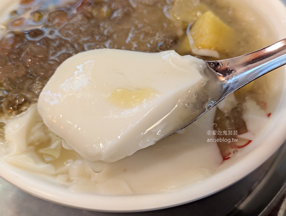 基隆三兄弟豆花，廟口夜市冰品甜湯老店(姊姊食記)