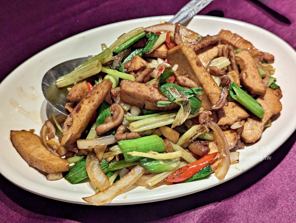 金世界餐廳，婚宴會館裡的中式熱炒點菜吃到飽，捷運中和站美食(姊姊食記)