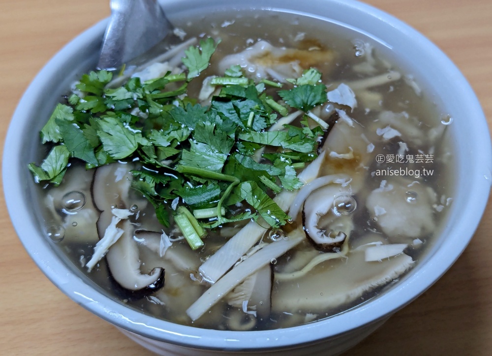 板橋古早味滿月油飯香菇肉羹，黑白切小菜超讚(姊姊食記)