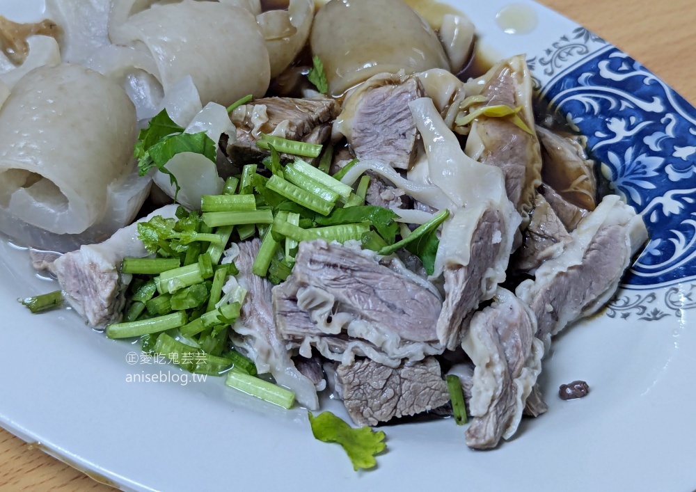 板橋古早味滿月油飯香菇肉羹，黑白切小菜超讚(姊姊食記)