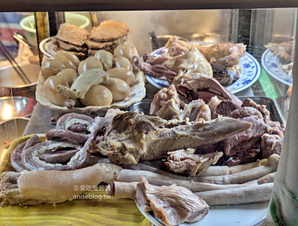 昶鴻麵點，華西街美食，米其林必比登推薦美食(姊姊食記)