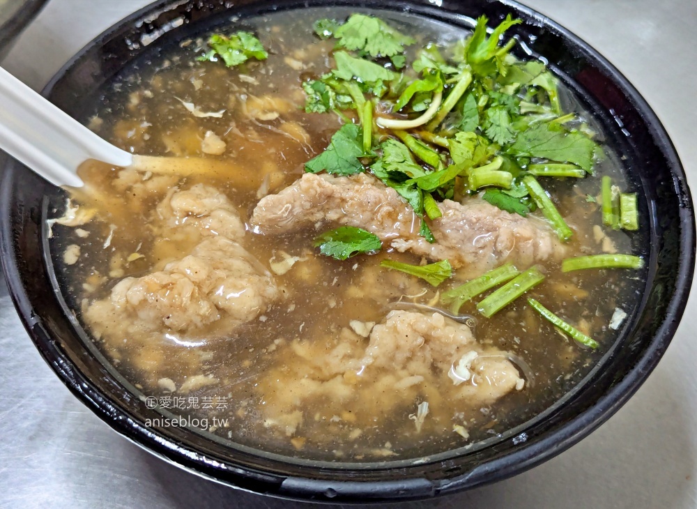 樹林無名肉羹麵，早餐吃脆皮蚵仔煎很可以，還有超厚實肉羹湯(姊姊食記)