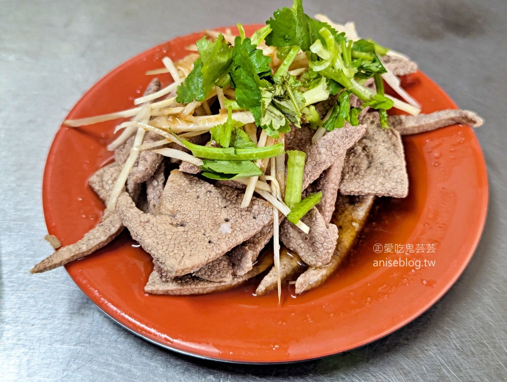 樹林無名肉羹麵，早餐吃脆皮蚵仔煎很可以，還有超厚實肉羹湯(姊姊食記)