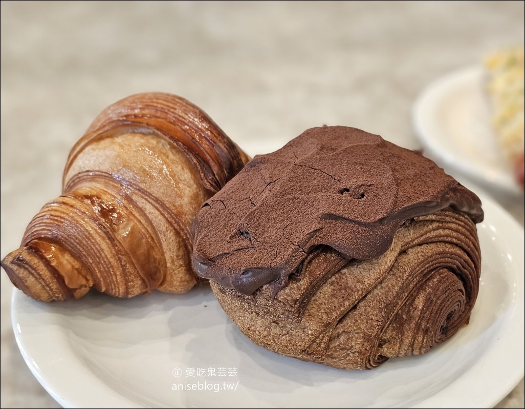 OFF COURSE Bakery Cafe，釜山激推超美優質咖啡店，屋頂有泳池欸！(田浦咖啡街)