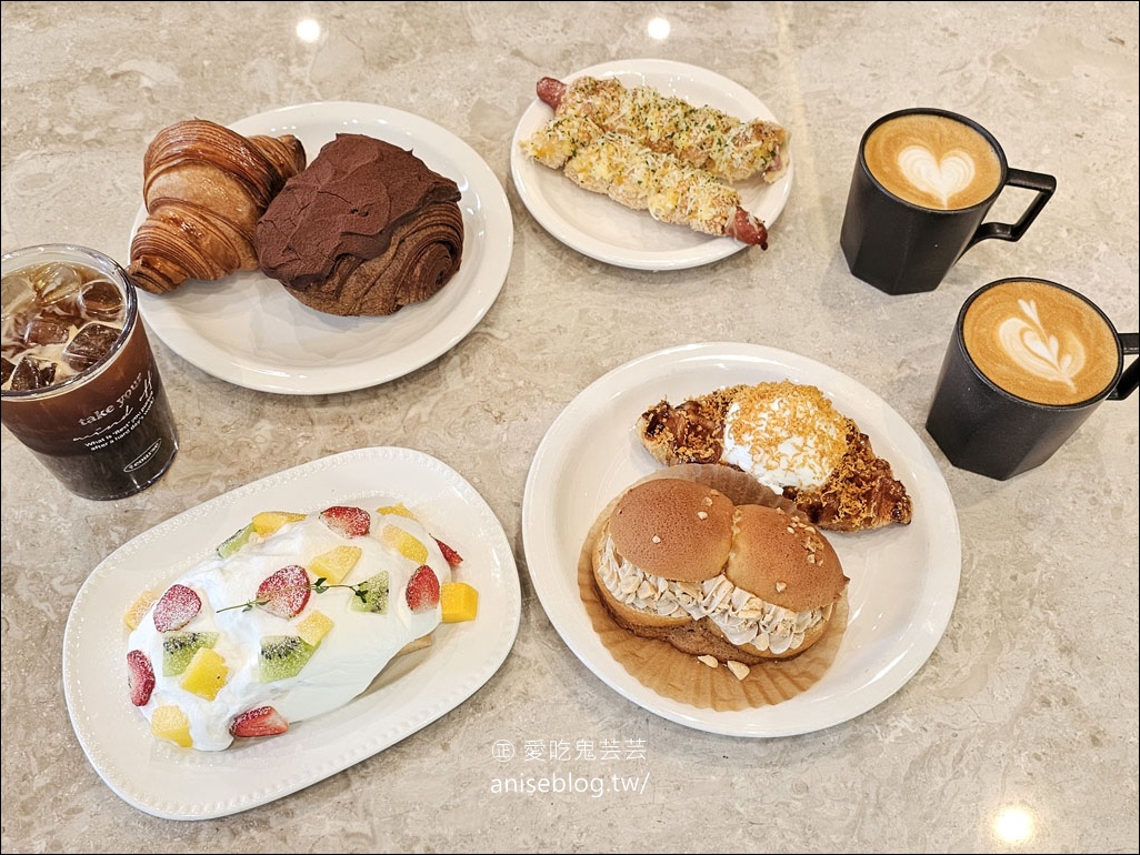 OFF COURSE Bakery Cafe，釜山激推超美優質咖啡店，屋頂有泳池欸！(田浦咖啡街)