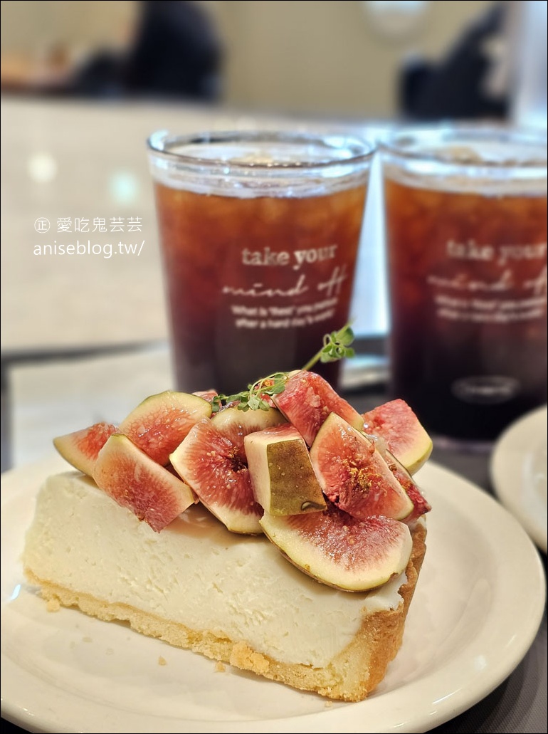 OFF COURSE Bakery Cafe，釜山激推超美優質咖啡店，屋頂有泳池欸！(田浦咖啡街)