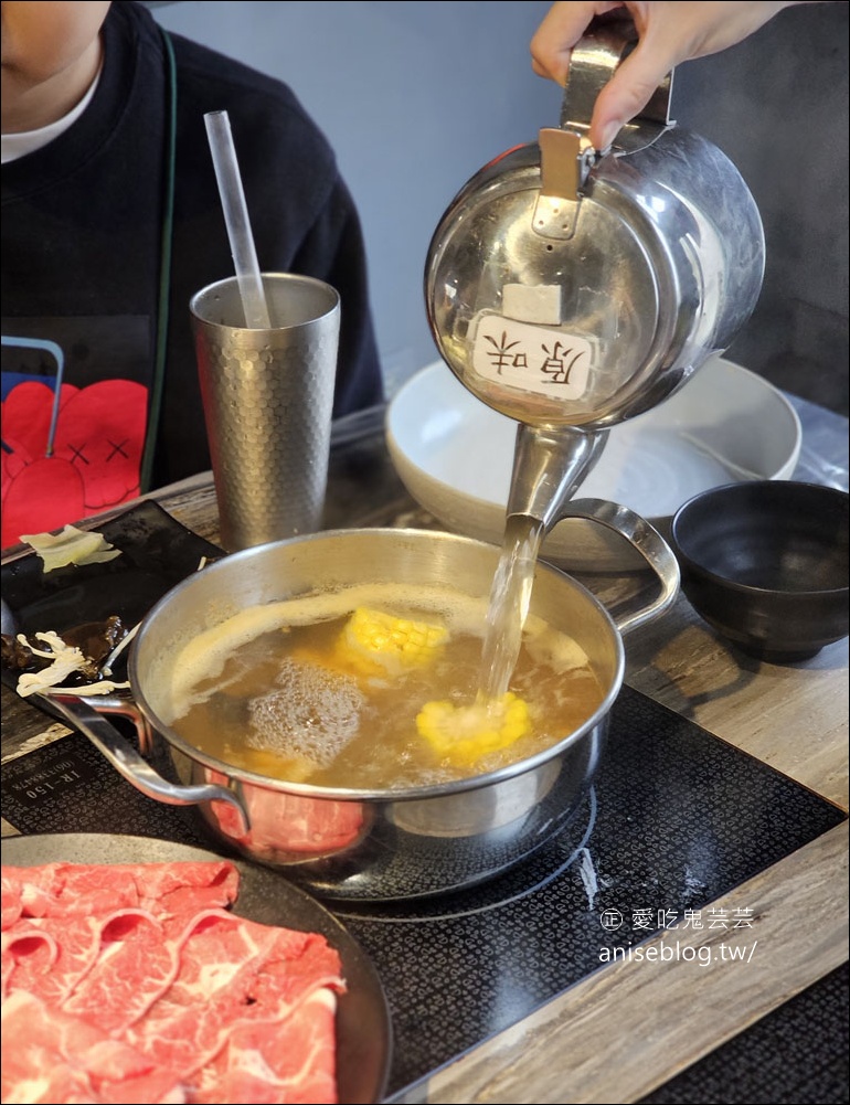 福柒涮涮鍋-桃園藝文店，蔬菜麵食自助吧、冰淇淋、霜淇淋、豆花奶酪吃到飽