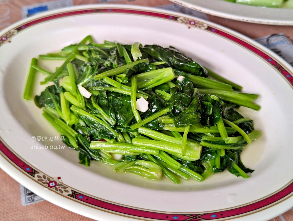 石碇公路飯店，平價美味的熱炒青菜、炒飯(姊姊食記)