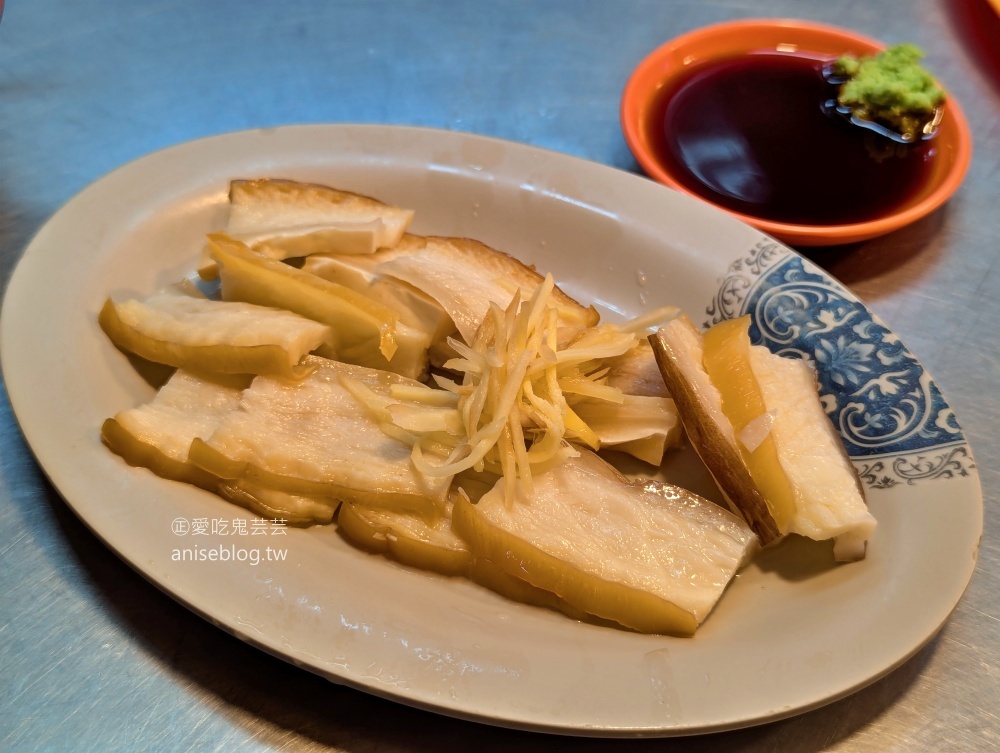 基隆廟口27號米粉湯，黑白切小菜點滿桌就是過癮(姊姊食記)