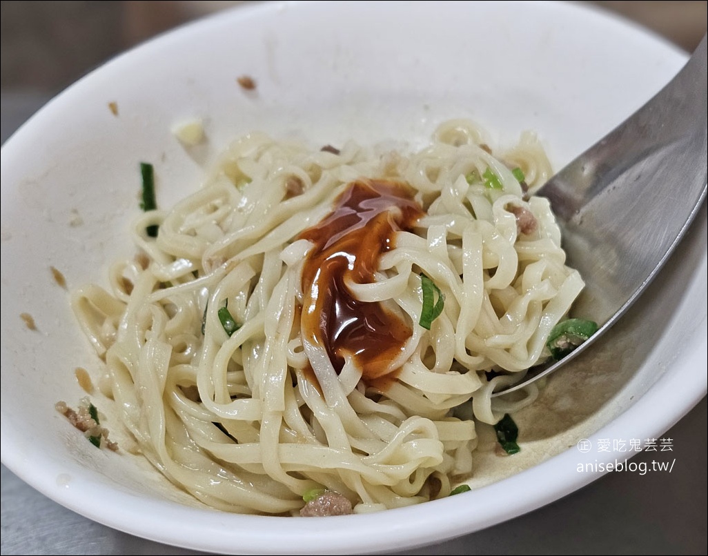 阿章麵店，南投菜市場內日間部的美味在地麵食