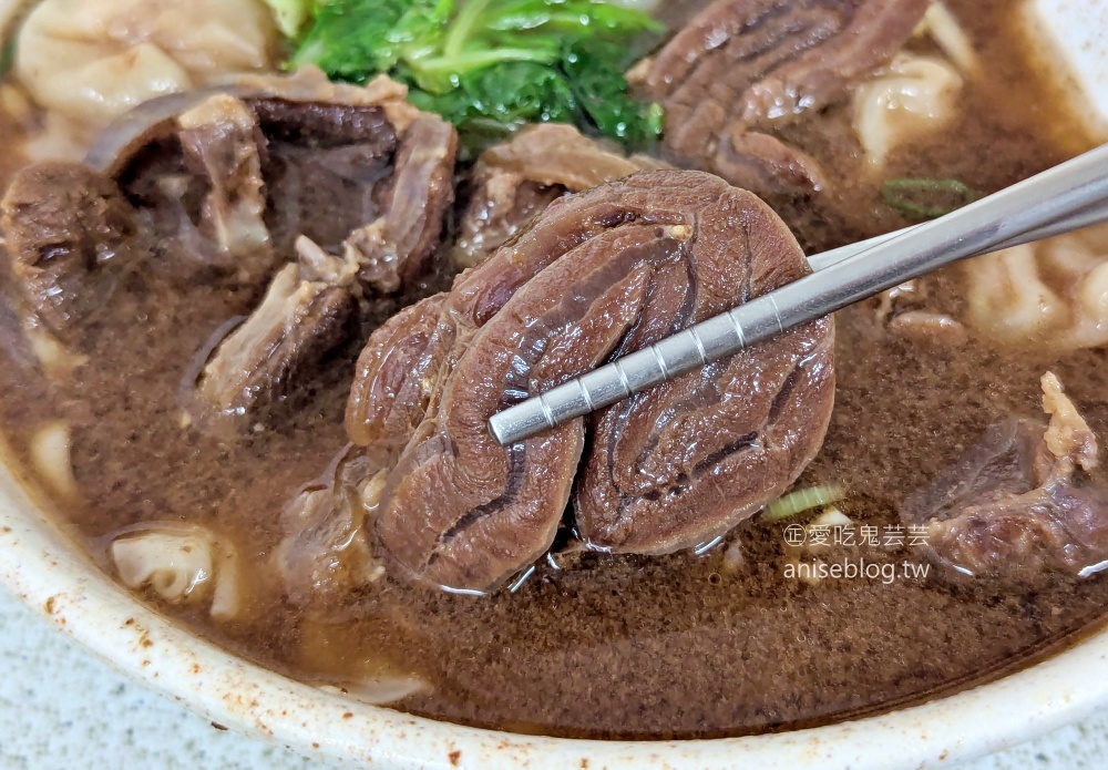 延平牛肉麵滷味也好吃，士林社子在地人氣美食(姊姊食記)