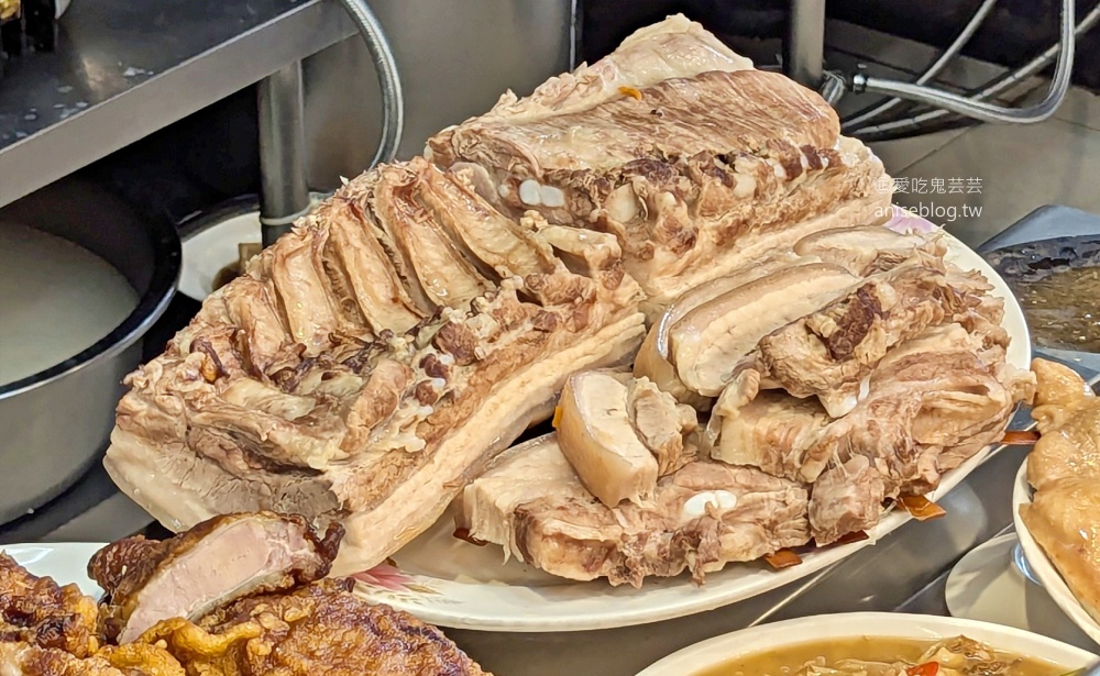 台北橋孔魯肉飯，捷運大橋頭站平價便當美食(姊姊食記)