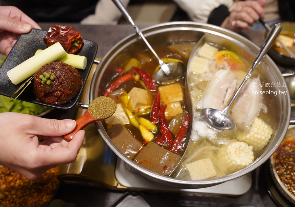 辛喬麻辣鴛鴦鍋，麻辣鍋x酸菜白肉鍋絕配好滋味，超厚牛小排+超麻松阪豬，過癮！(寵物友善)