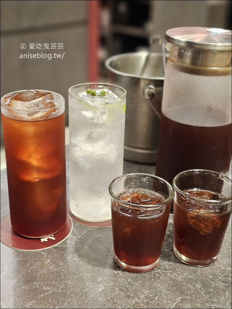 辛喬麻辣鴛鴦鍋，麻辣鍋x酸菜白肉鍋絕配好滋味，超厚牛小排+超麻松阪豬，過癮！(寵物友善)