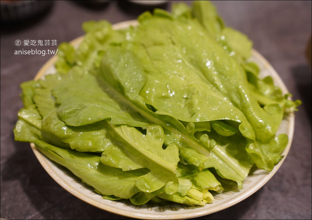 辛喬麻辣鴛鴦鍋，麻辣鍋x酸菜白肉鍋絕配好滋味，超厚牛小排+超麻松阪豬，過癮！(寵物友善)