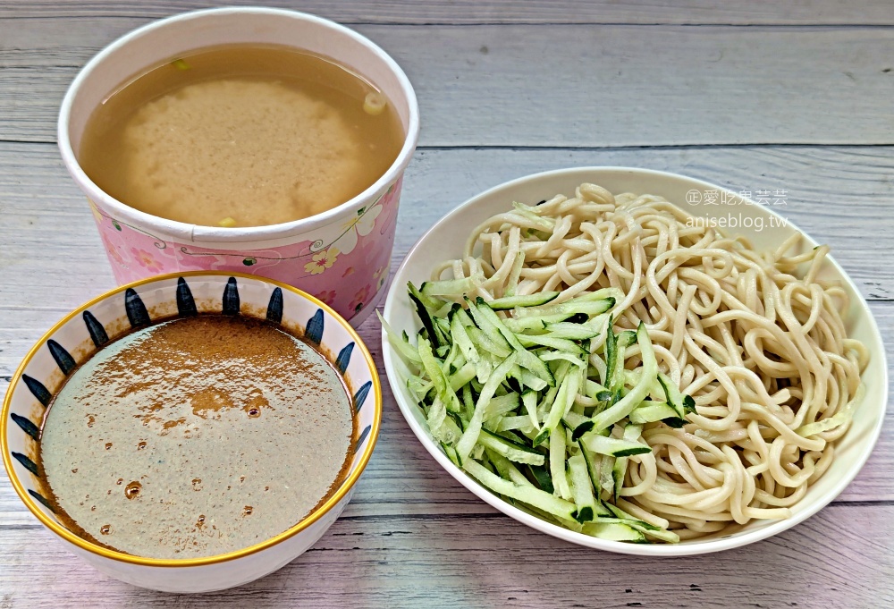 網站近期文章：阿春媽媽涼麵店 (張春涼麵)，南機場排隊早午餐美食(姊姊食記)
