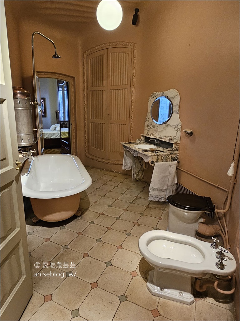 米拉之家Casa Milà，高第最具代表性的建築之一 (世界文化遺產)